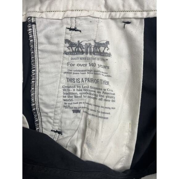 Levis Mens Cargo Shorts Size 40 Black Baggy Skater Y2K Grunge Flap Pockets - Picture 12 of 16